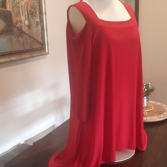 Red Cold Shoulder Shark Bite Tunic - Picture 6 of 9